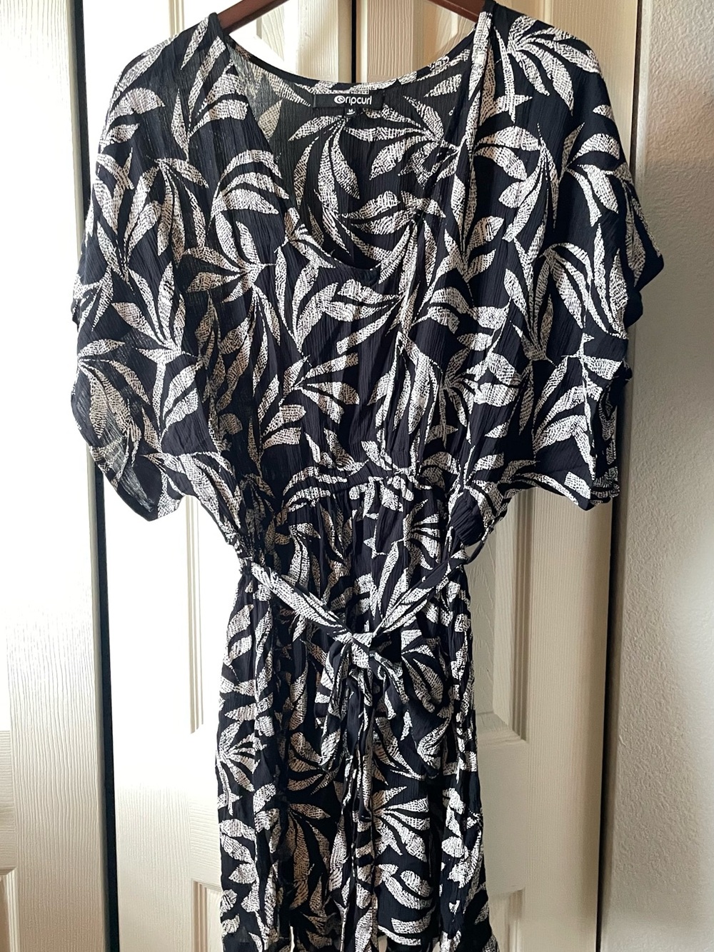 Rip Curl Black Leaf-Print Midi Dress with Tie Waist